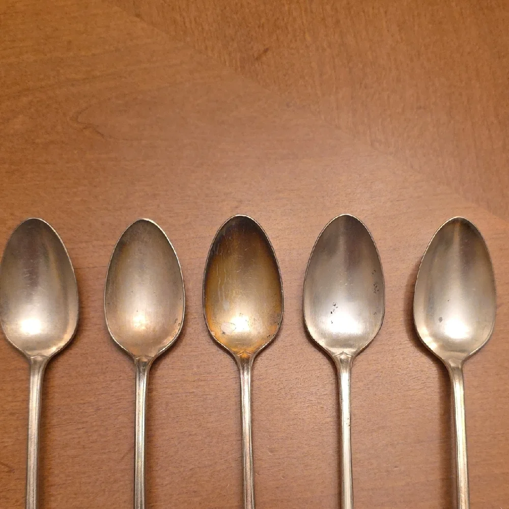 Elegant Silver Teaspoon Set - Picture 4 of 10